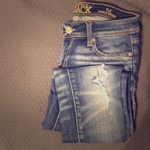 Buckle Black destructed ankle skinny